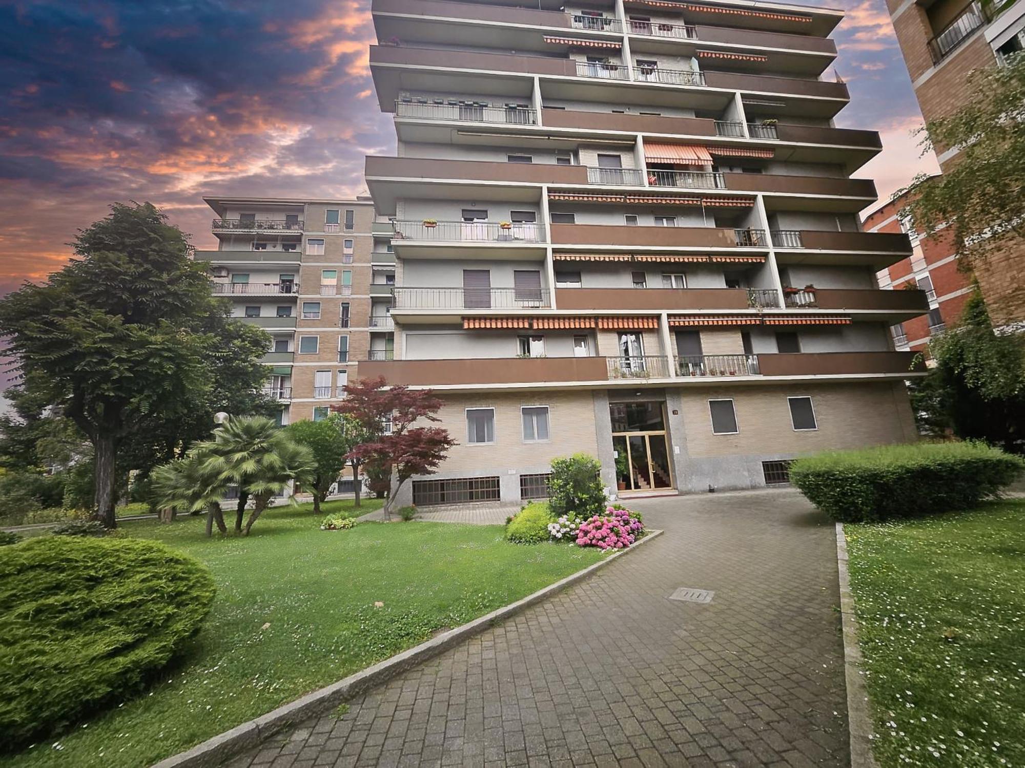 Hbhall Linate Apartment Мілан Екстер'єр фото